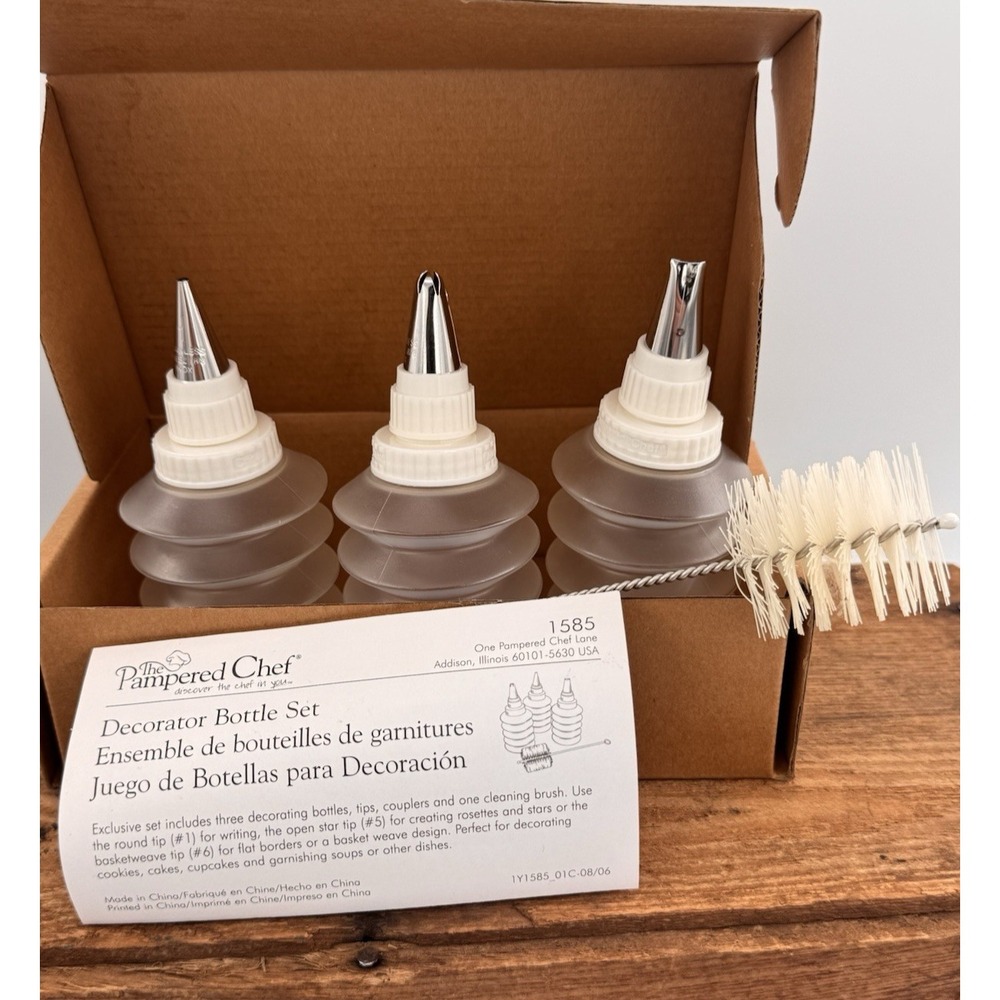 The Pampered Chef Decorator Bottle‎ Set 1585 Decorator Tips & Cleaning Brush